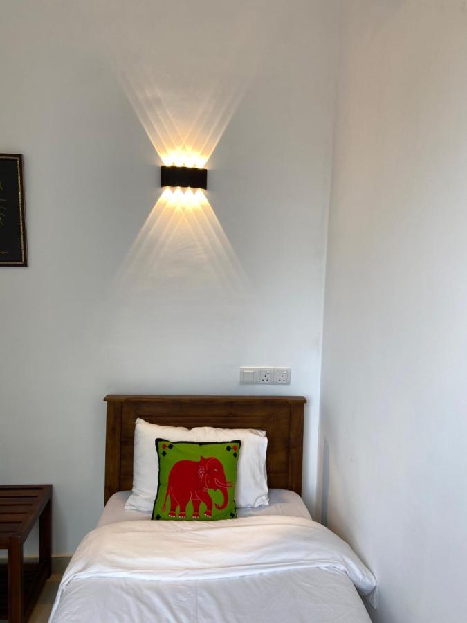 White Lodge Kandy Esterno foto